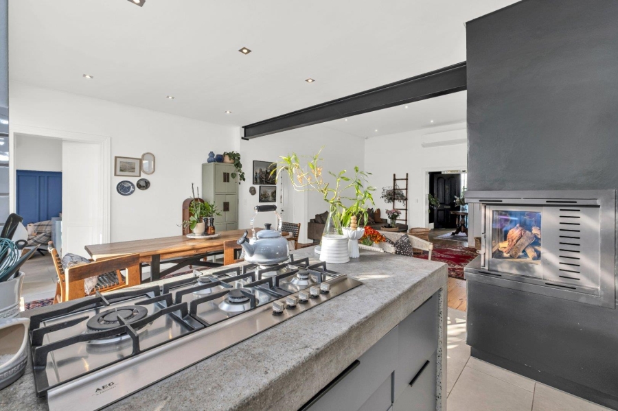 4 Bedroom Property for Sale in Oranjezicht Western Cape